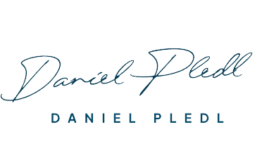 https://dp-online.marketing/wp-content/uploads/2025/08/Daniel_Pledl_Experte_Signatur_mini.png